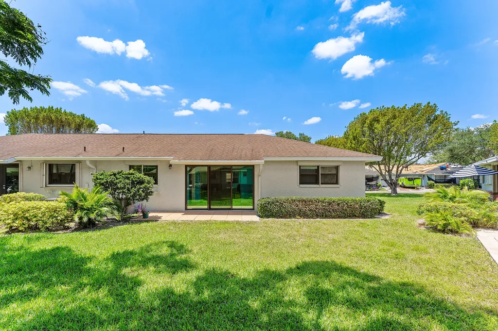 9890 Papaya Tree Trail Boynton Beach FL 33436
