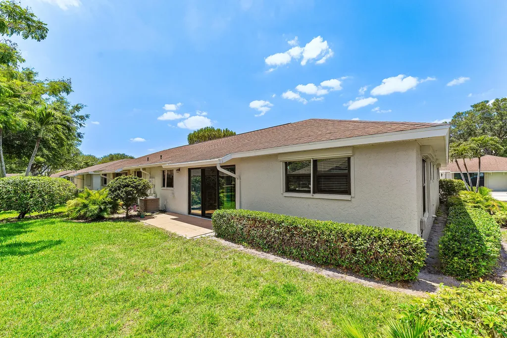 9890 Papaya Tree Trail Boynton Beach FL 33436