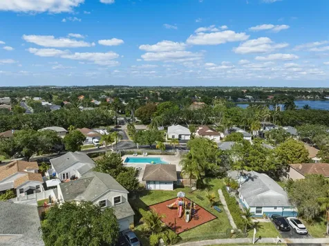 310 NW 207th Way Pembroke Pines FL 33029