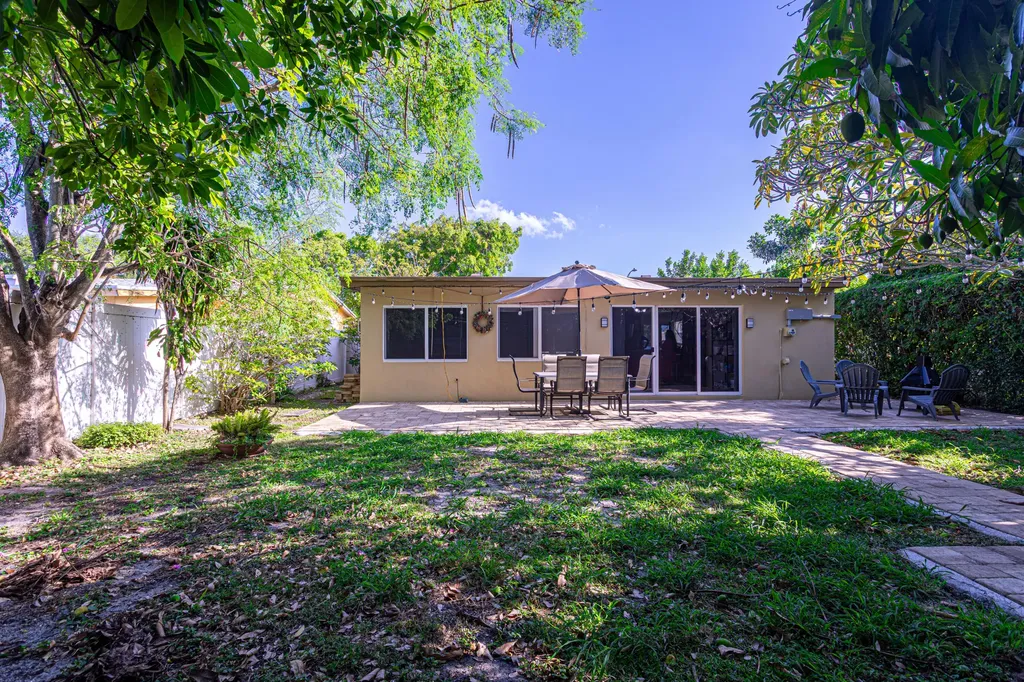 429 Summa Street West Palm Beach FL 33405