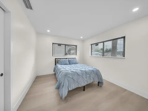381 NE 43rd Court Oakland Park FL 33334