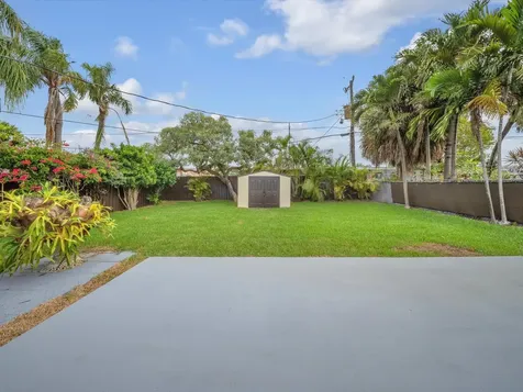 381 NE 43rd Court Oakland Park FL 33334
