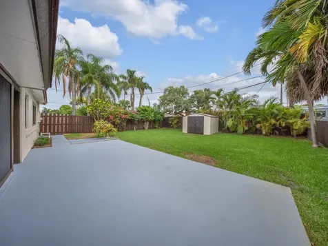 381 NE 43rd Court Oakland Park FL 33334