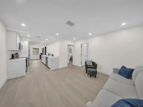 381 NE 43rd Court Oakland Park FL 33334