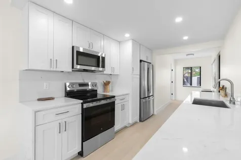 381 NE 43rd Court Oakland Park FL 33334