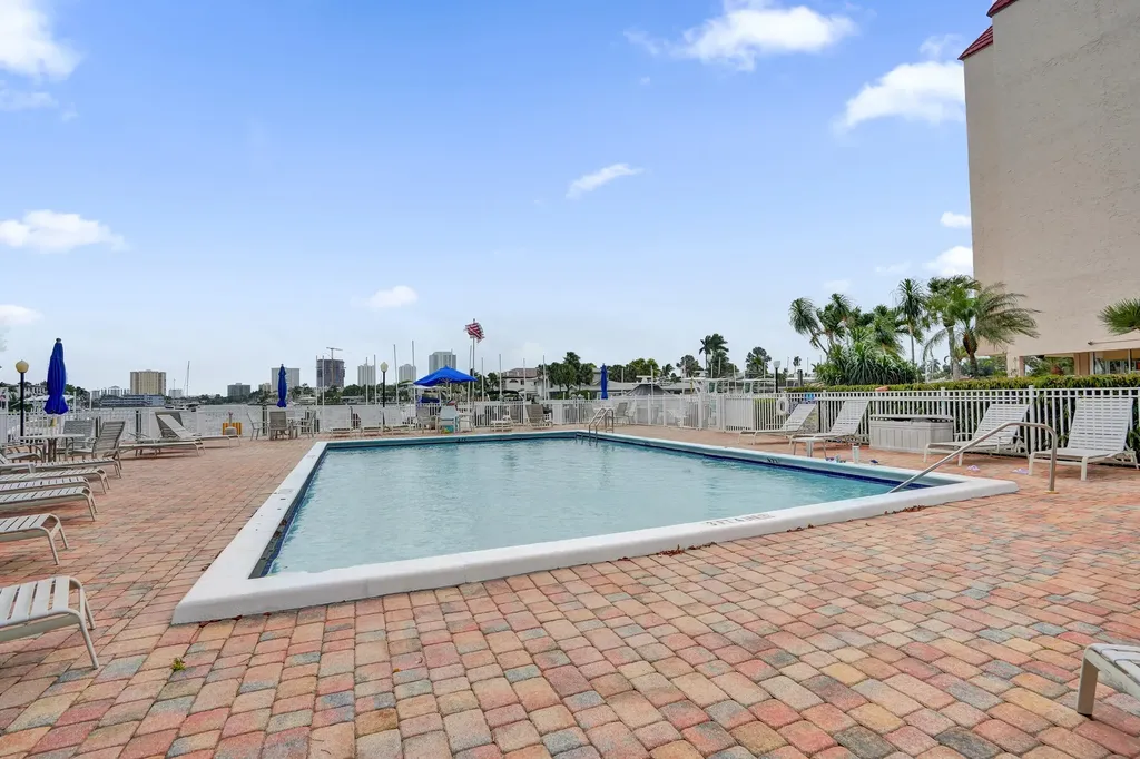 740 S Federal Highway Pompano Beach FL 33062