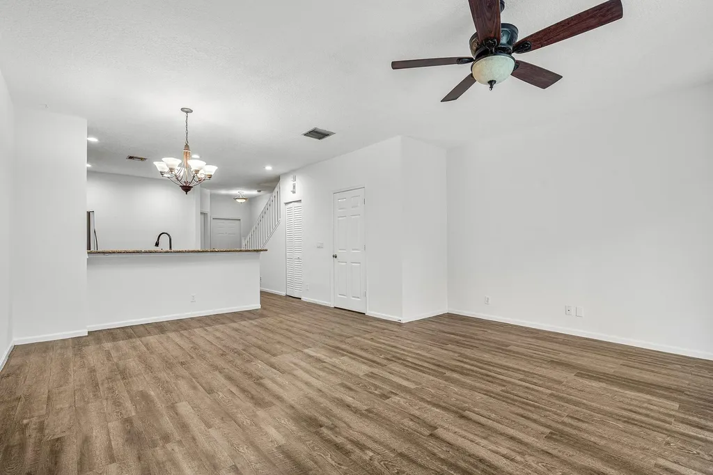 9049 Tremezzo Lane Boynton Beach FL 33472