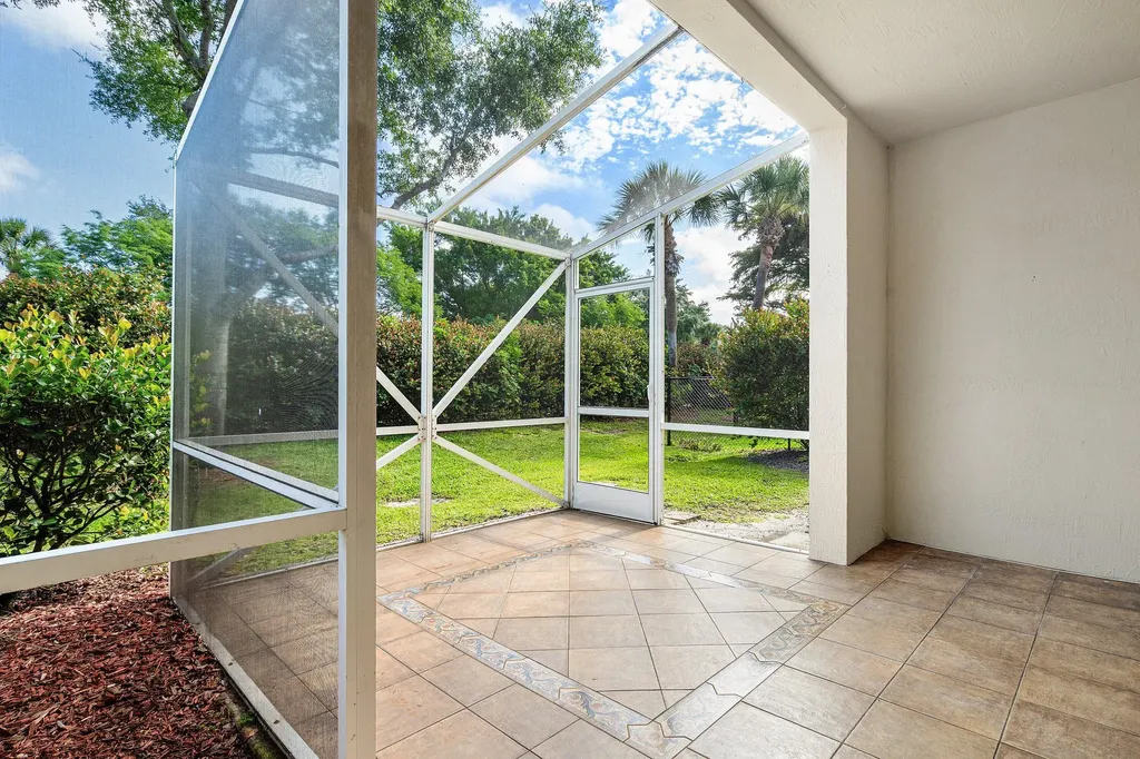 9049 Tremezzo Lane Boynton Beach FL 33472