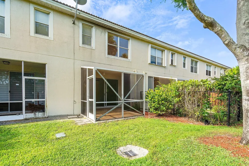 9049 Tremezzo Lane Boynton Beach FL 33472