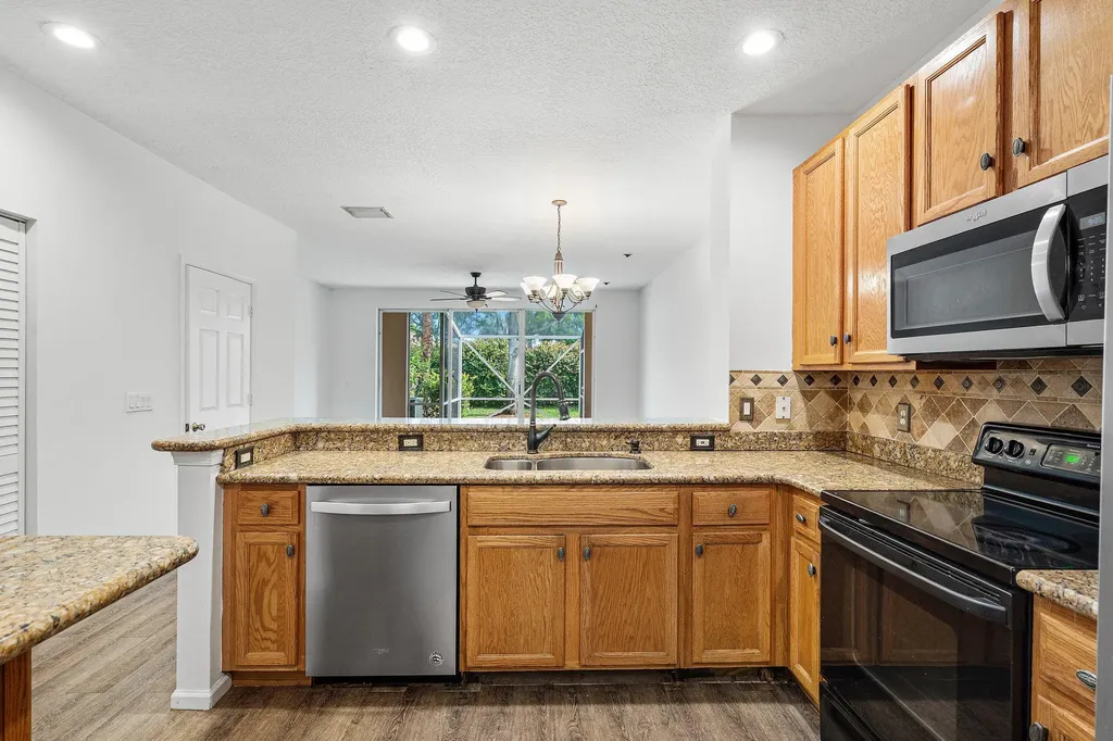 9049 Tremezzo Lane Boynton Beach FL 33472