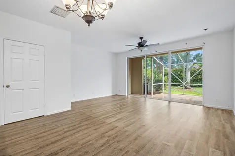 9049 Tremezzo Lane Boynton Beach FL 33472