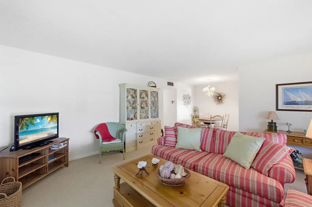 940 S Drive Terrace Delray Beach FL 33445