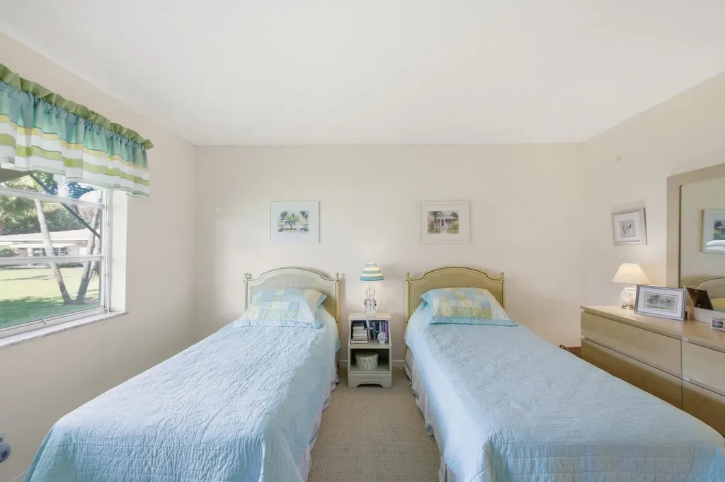 940 S Drive Terrace Delray Beach FL 33445