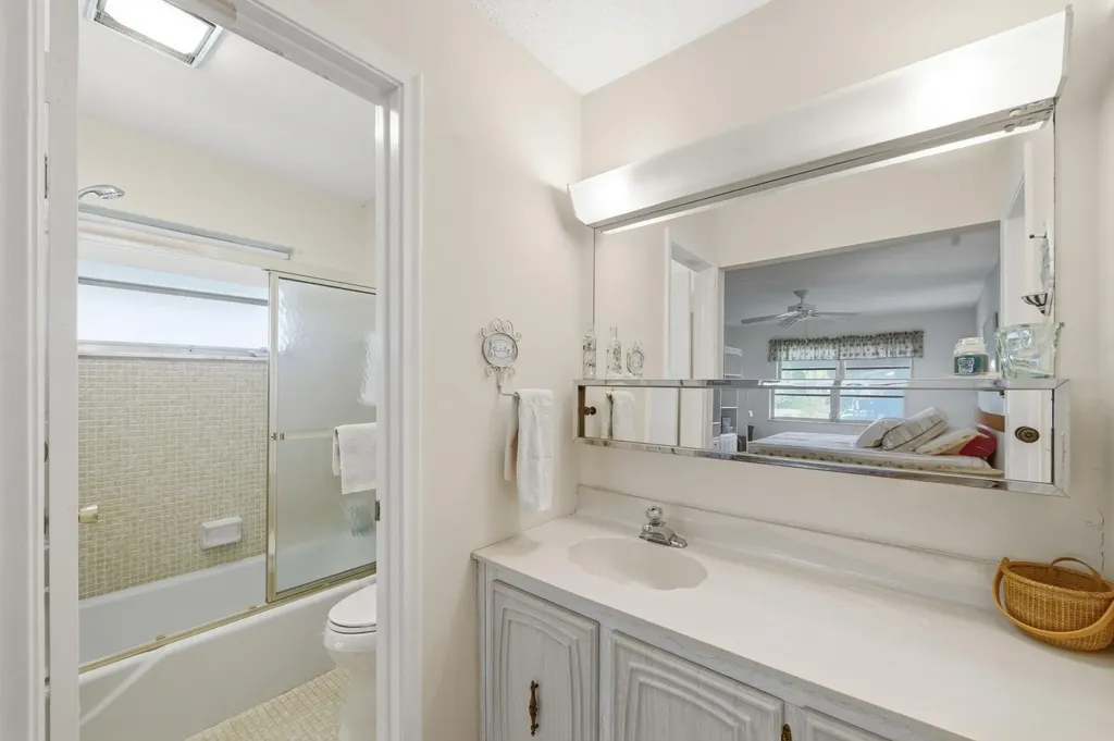 940 S Drive Terrace Delray Beach FL 33445