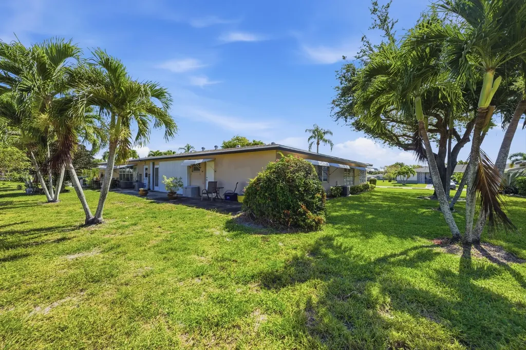 940 S Drive Terrace Delray Beach FL 33445