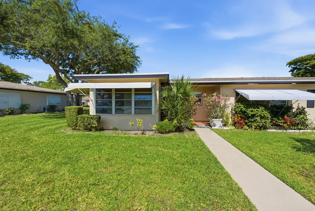 940 S Drive Terrace Delray Beach FL 33445