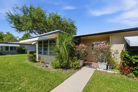 940 S Drive Terrace Delray Beach FL 33445