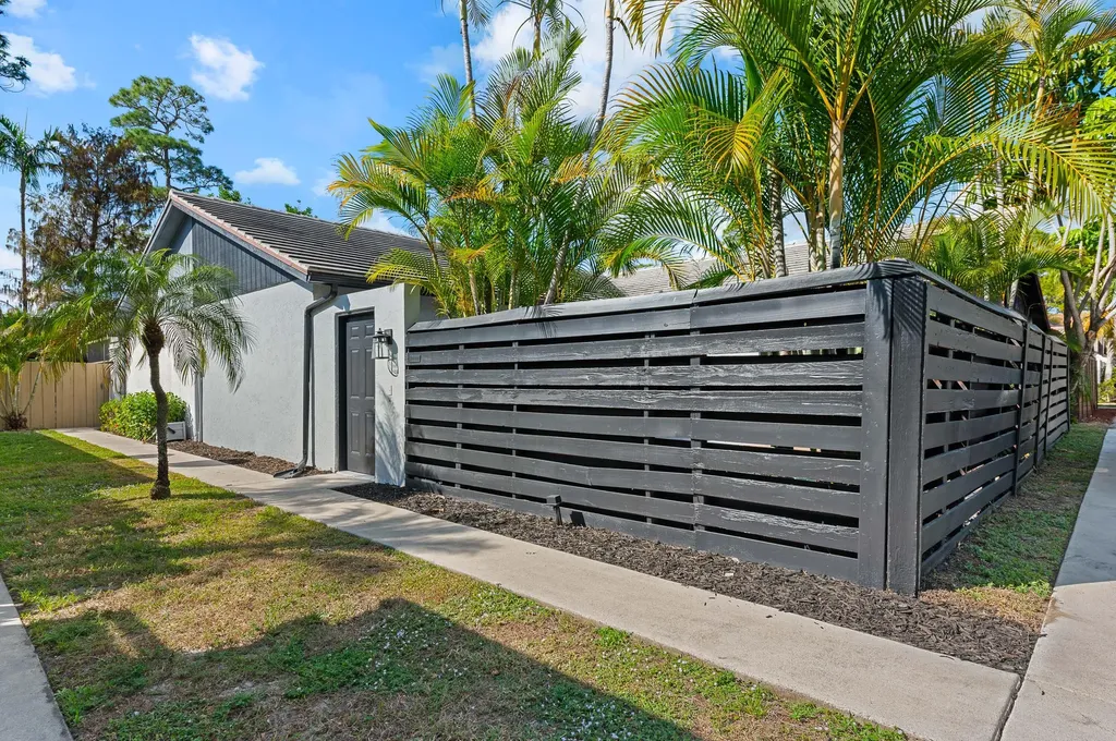 1277 Periwinkle Place Wellington FL 33414