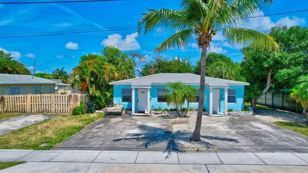329 SE 3rd Avenue Delray Beach FL 33483