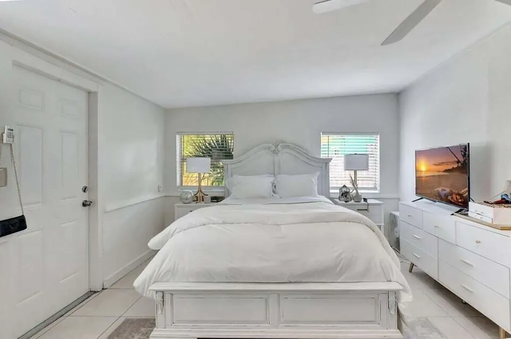329 SE 3rd Avenue Delray Beach FL 33483