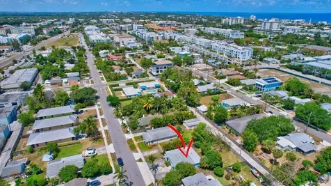329 SE 3rd Avenue Delray Beach FL 33483