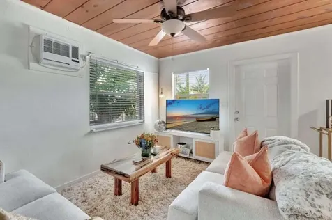 329 SE 3rd Avenue Delray Beach FL 33483