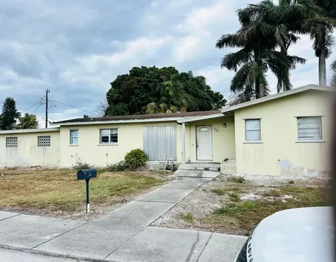 779 Barack Obama Boulevard Pahokee FL 33476