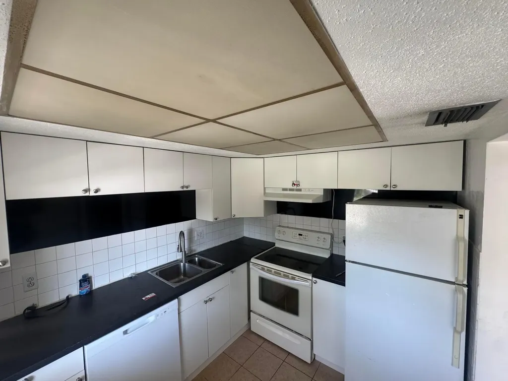 3300 NE 10th Terrace Pompano Beach FL 33064