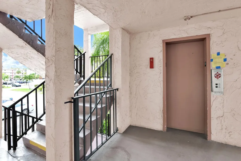 711 Lori Drive Palm Springs FL 33461