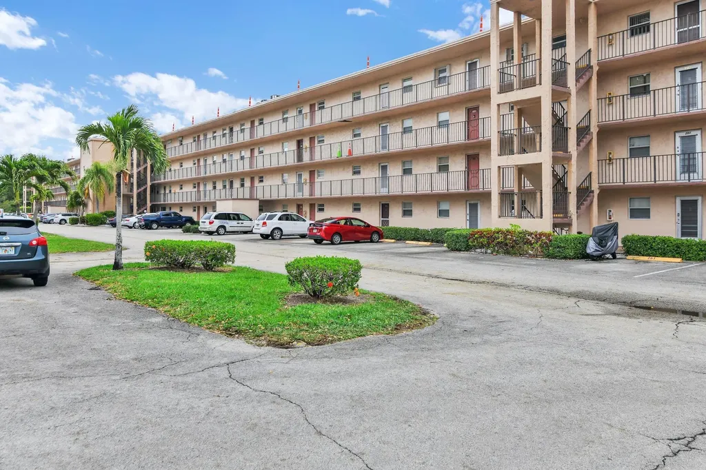 711 Lori Drive Palm Springs FL 33461