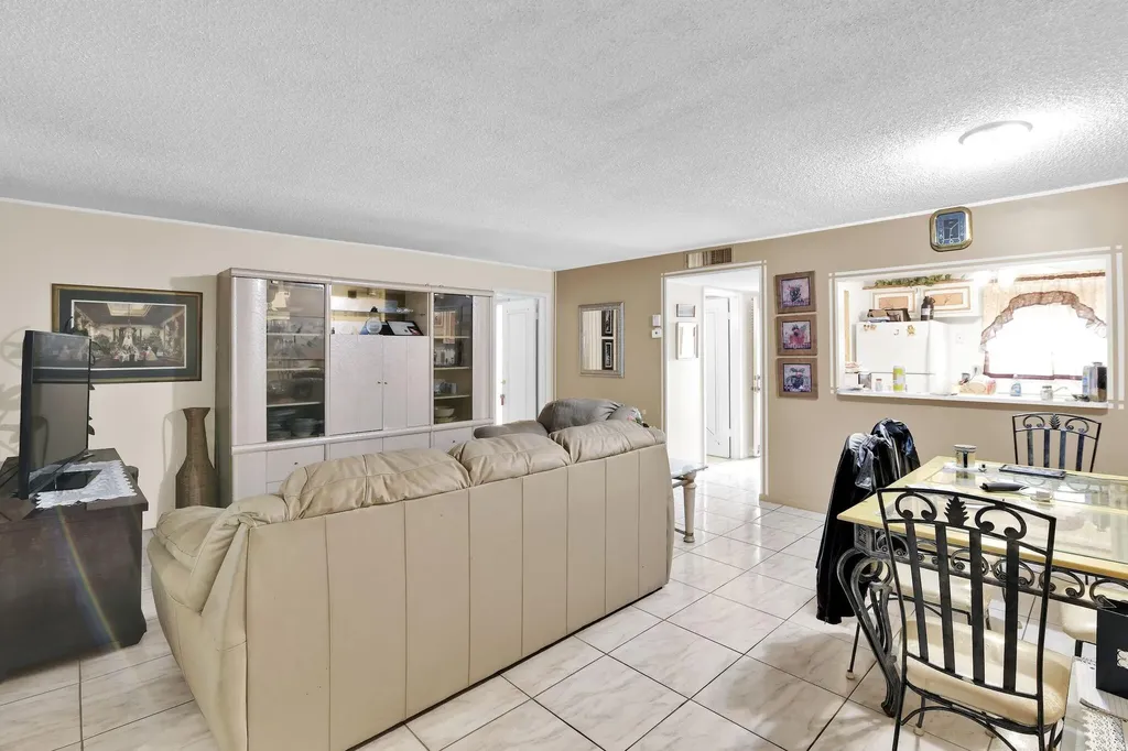 711 Lori Drive Palm Springs FL 33461