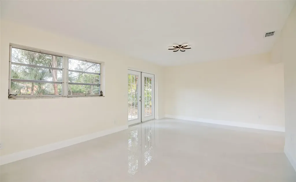 3105 18th Street Vero Beach FL 32960