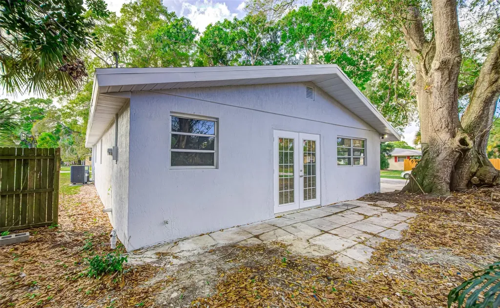 3105 18th Street Vero Beach FL 32960