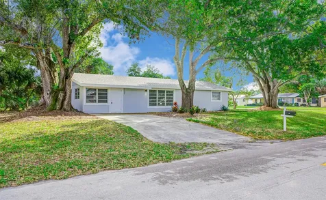 3105 18TH Street Vero Beach FL 32960