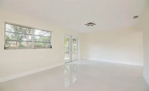 3105 18th Street Vero Beach FL 32960