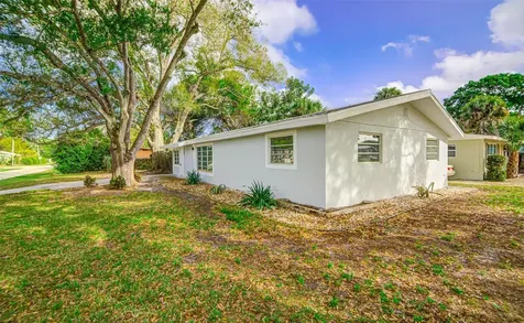 3105 18th Street Vero Beach FL 32960