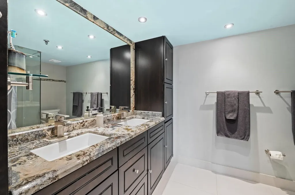 2300 NE 33rd Avenue Fort Lauderdale FL 33305