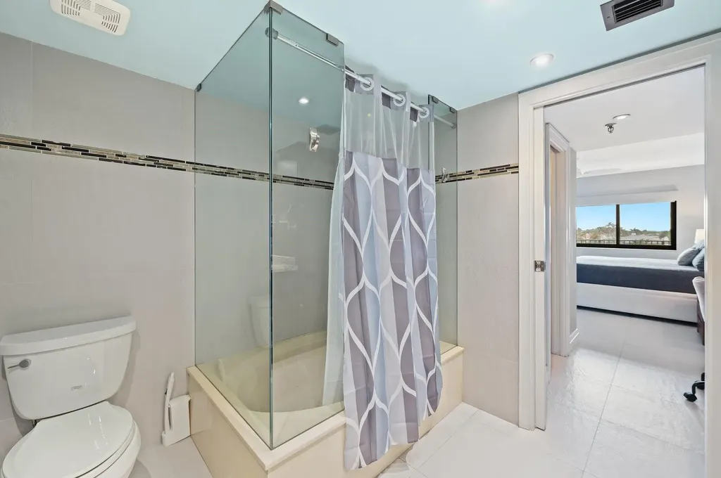 2300 NE 33rd Avenue Fort Lauderdale FL 33305