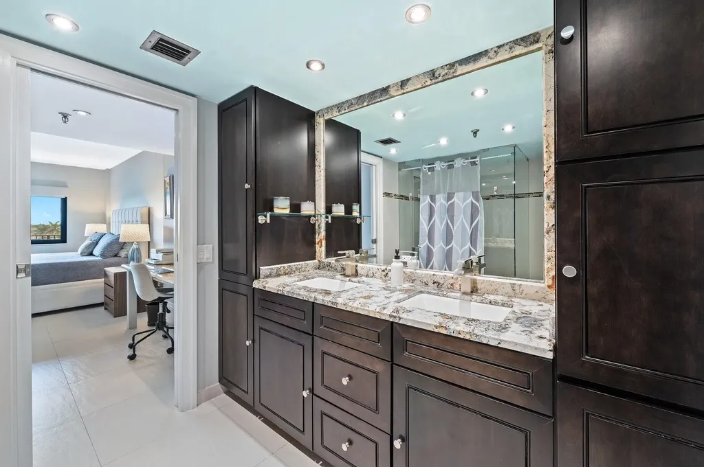 2300 NE 33rd Avenue Fort Lauderdale FL 33305