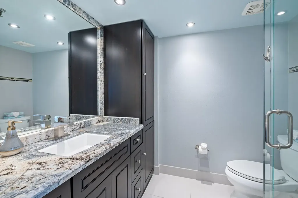 2300 NE 33rd Avenue Fort Lauderdale FL 33305