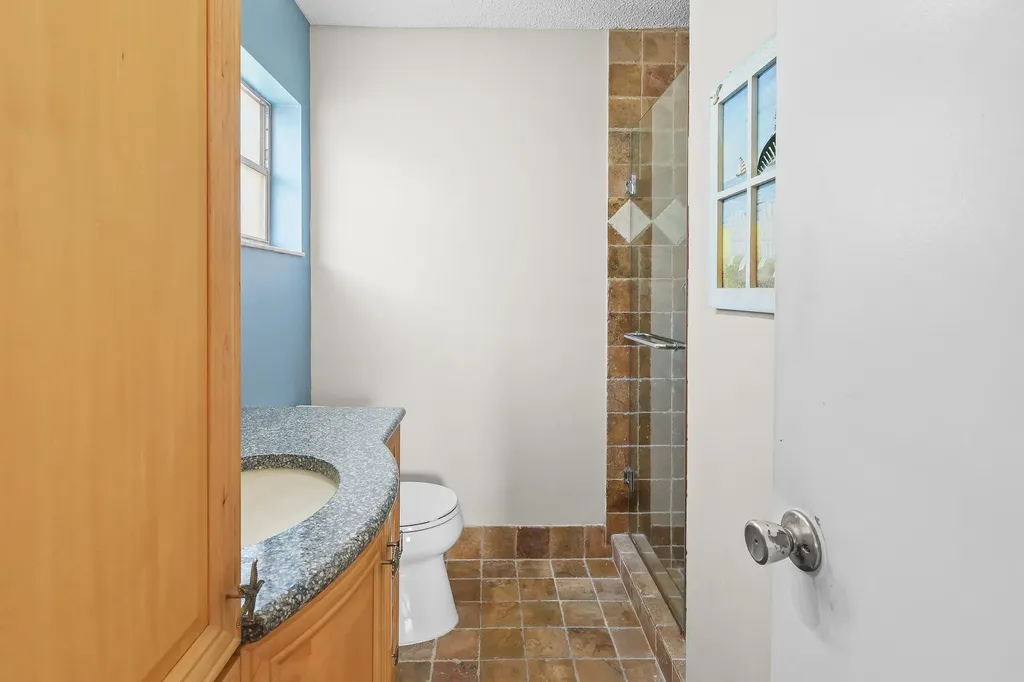 1124 NW 90th Way Plantation FL 33322