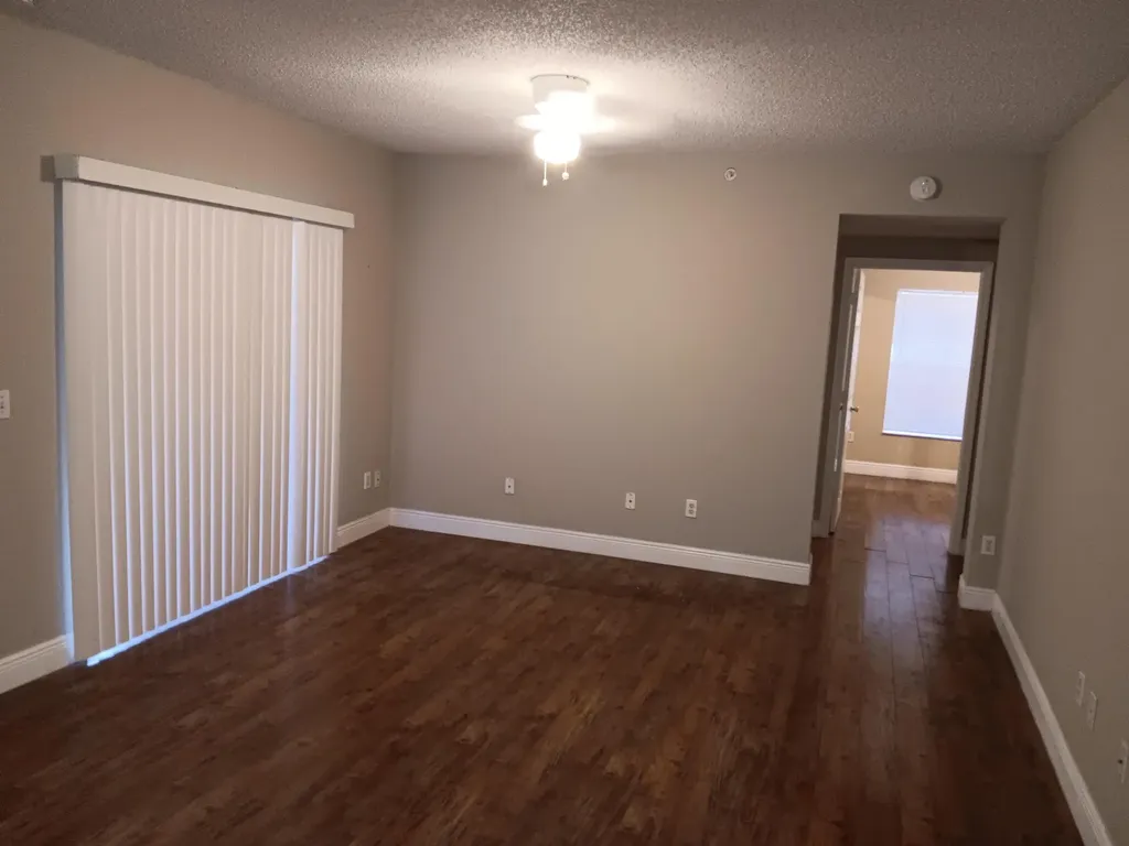 5048 Lantana Road Lake Worth FL 33463
