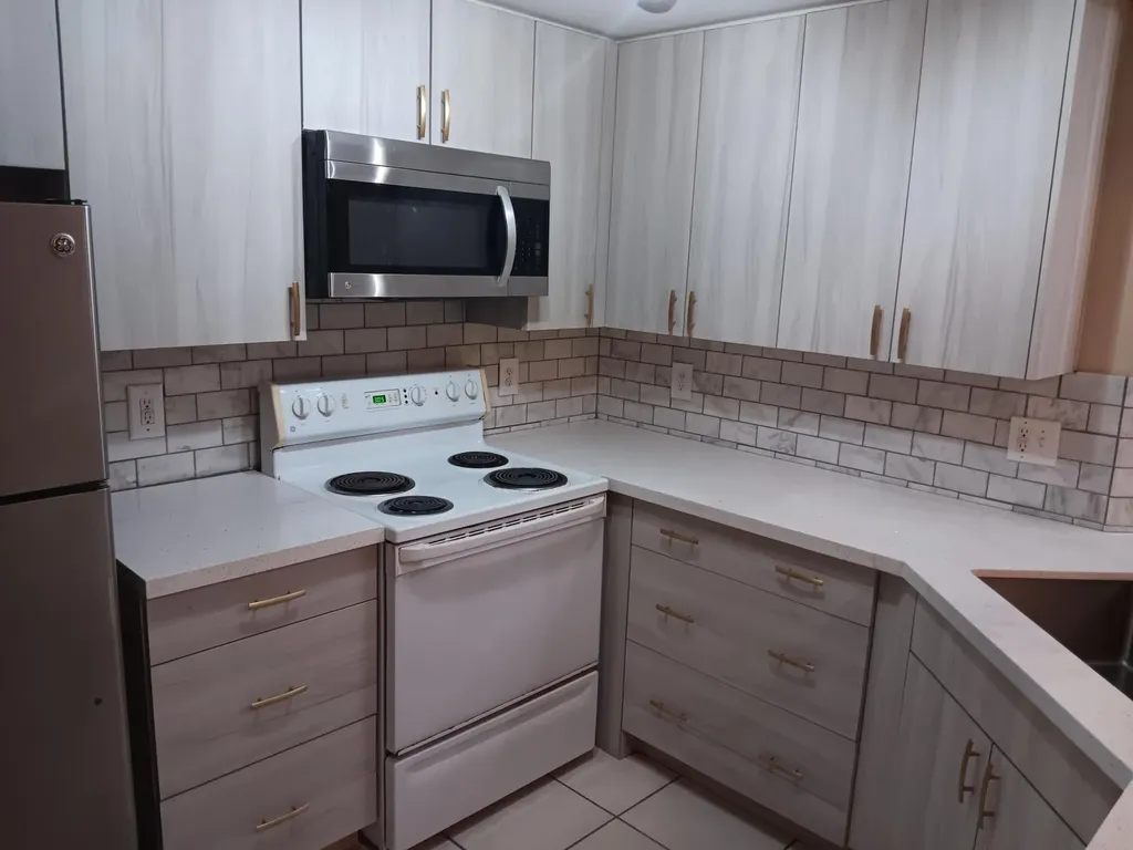 5048 Lantana Road Lake Worth FL 33463