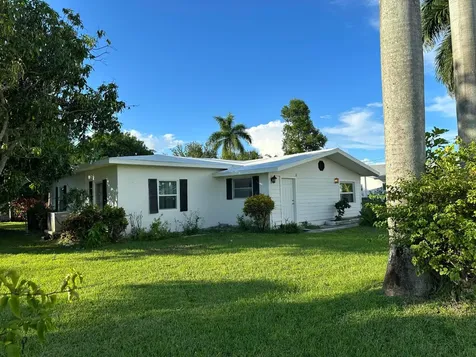 84 E North Shore Avenue North Fort Myers FL 33917