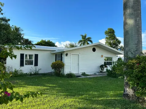 84 E North Shore Avenue North Fort Myers FL 33917