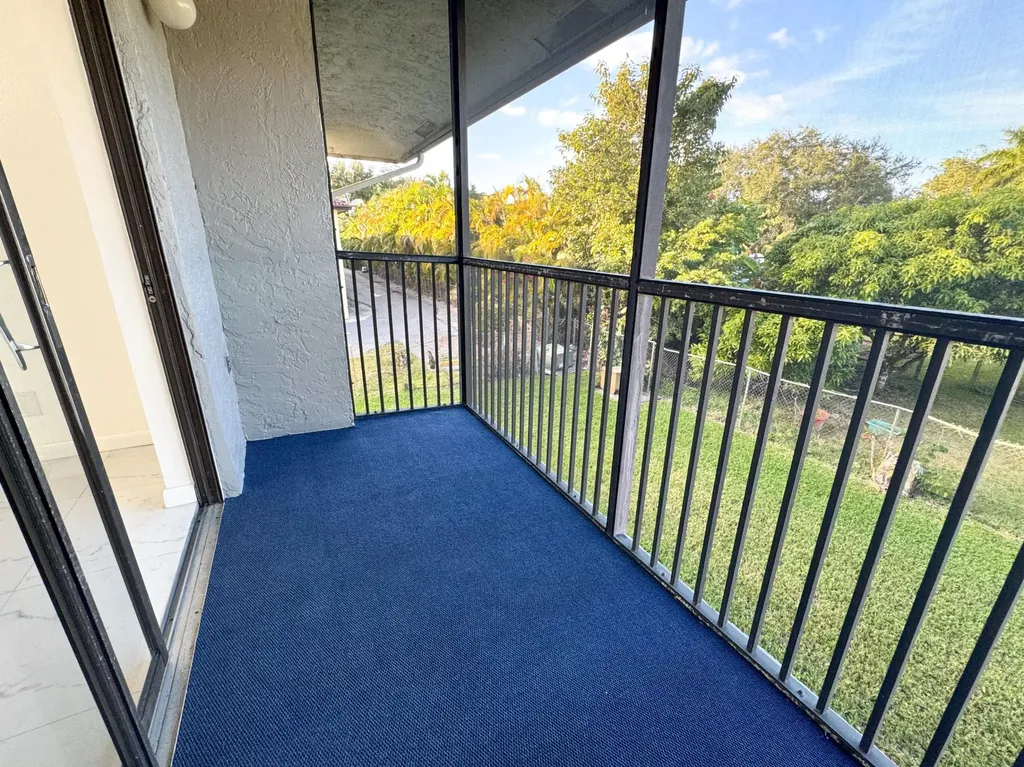 10687 Royal Palm Boulevard Coral Springs FL 33065