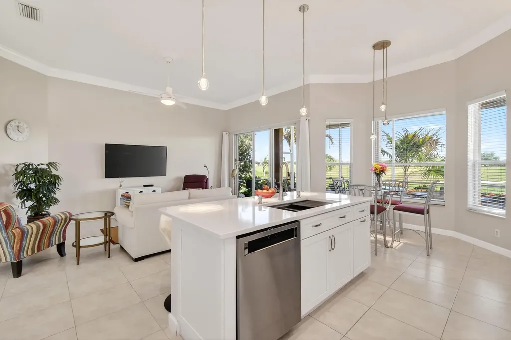 332 NW Stratford Lane Port St Lucie FL 34983