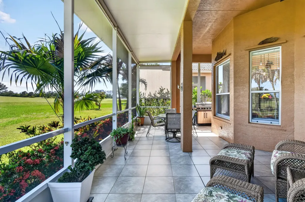 332 NW Stratford Lane Port St Lucie FL 34983
