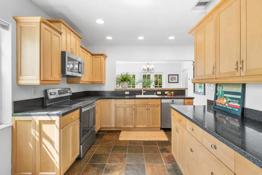 249 NE 15th Street Delray Beach FL 33444