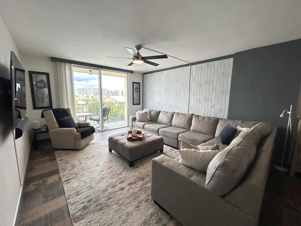 1009 N Ocean Boulevard N Pompano Beach FL 33062